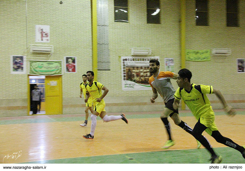 مسابقات فوتسال جام رمضان نظرآقا با انجام دو بازی در سالن ورزشی سیدالشهداء پیگیری شد + تصاویر