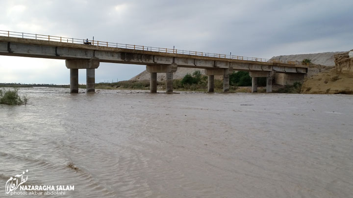 پل روستای نظرآقا هنگام سیل 1394 و طوفان